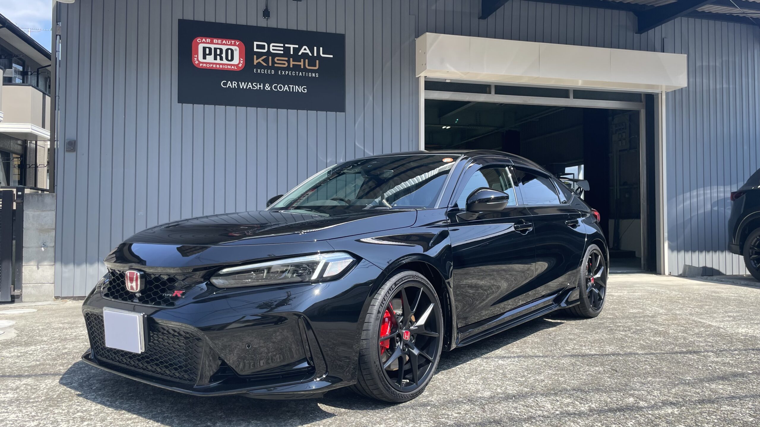 ガラスコーティング施工後のシビック TYPE R