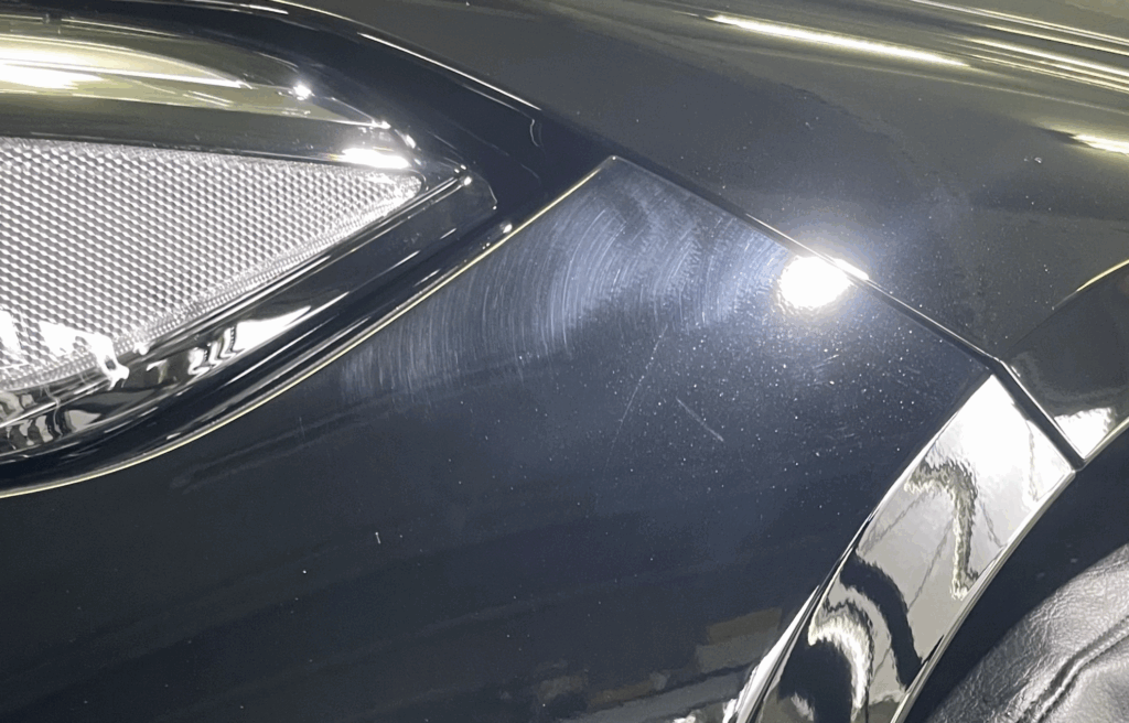 新車のバフ傷